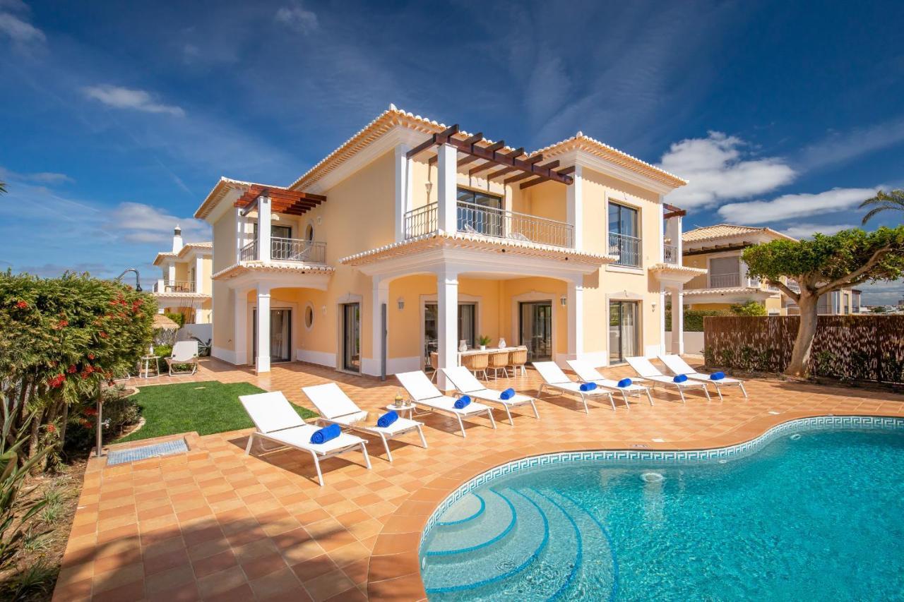 Paradise Beach By Blue Diamond * Lagos